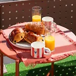 Apartment Cosy 2-3 Pers, Balcon, Parking Prive, Clim, Wifi - 15 Min Sanctuaire *